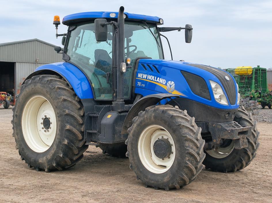 Trator New Holland para desmanche